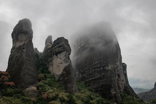 Cómo visitar los monasterios de Meteora en Grecia